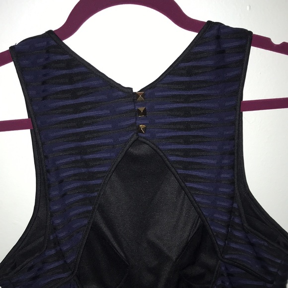 EUC Guess Dress with Open Back - Picture 5 of 7